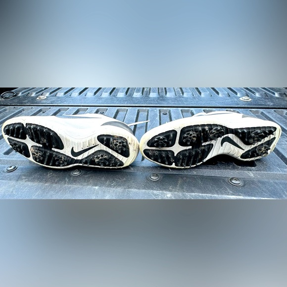 Nike Golf Shoes - Picture 3 of 6